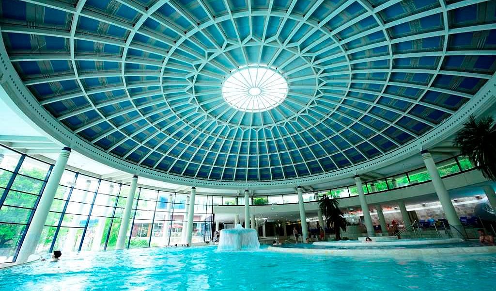Illustration. Baden-Baden Caracalla Therme. Innenbereich. source Tripadvisor.com. 2025-06-28